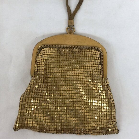 Whiting & Davis Gold Mesh Wristlet, Circa 1950s/60s - Picture 11 of 12
